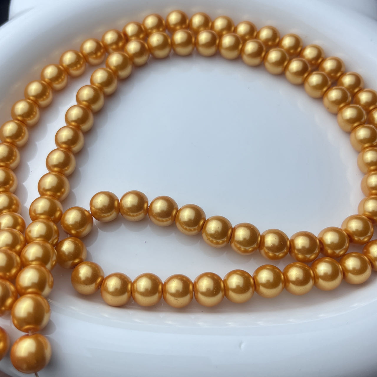 Glass pearl beads