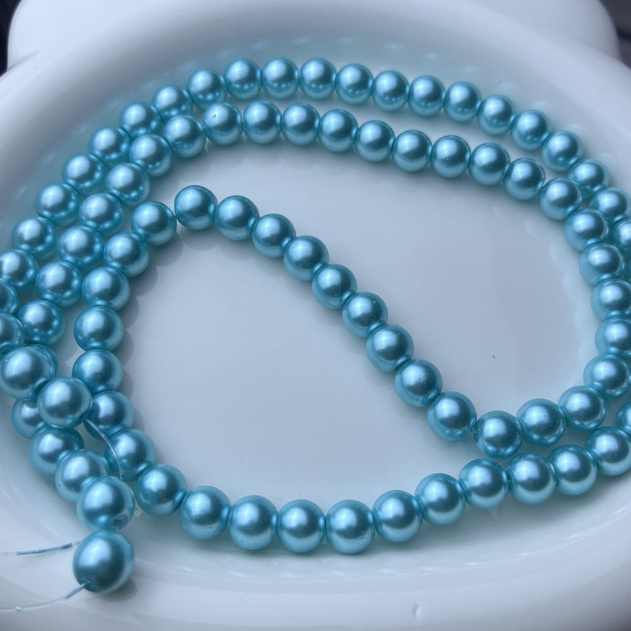 Glass pearl beads