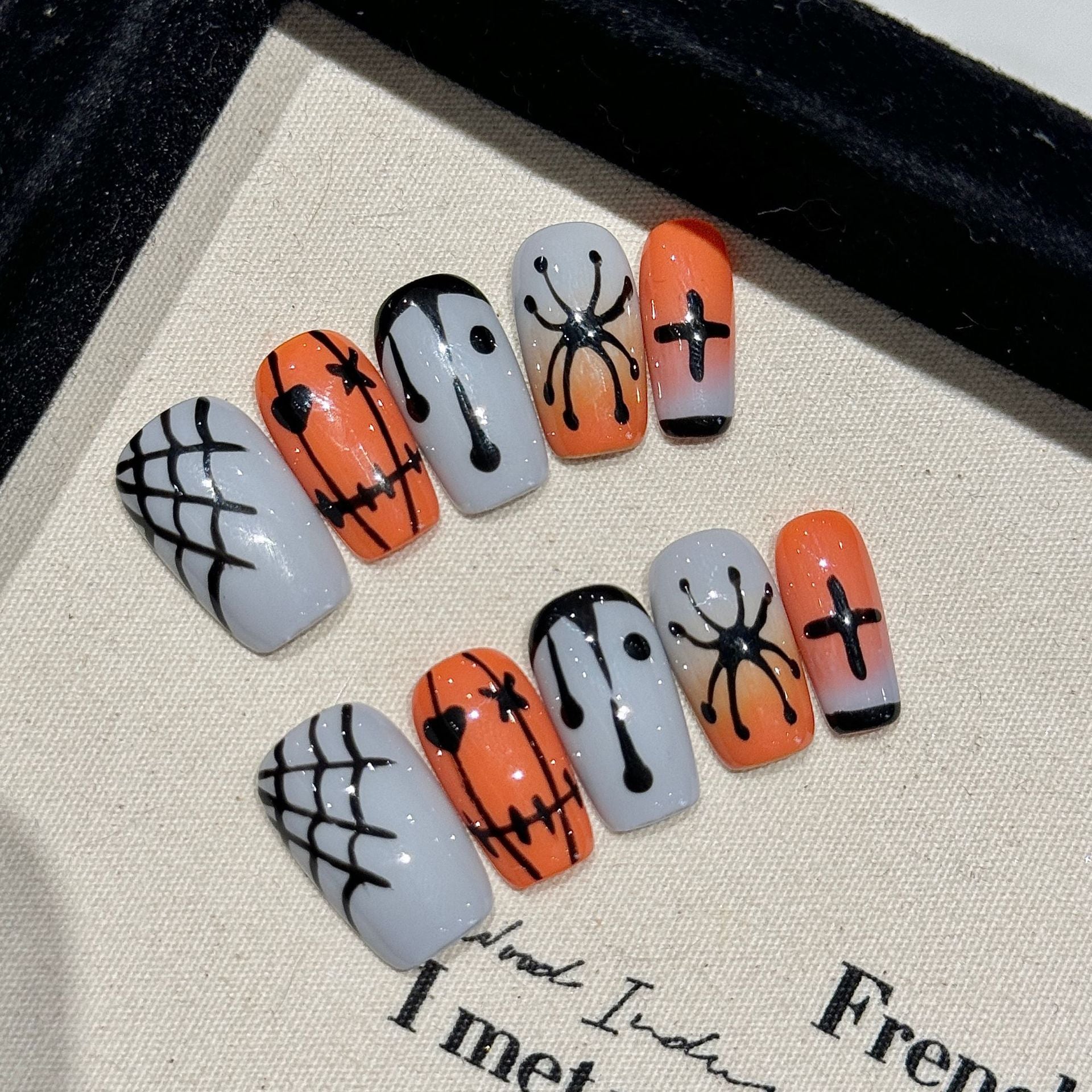 Halloween press-on nails