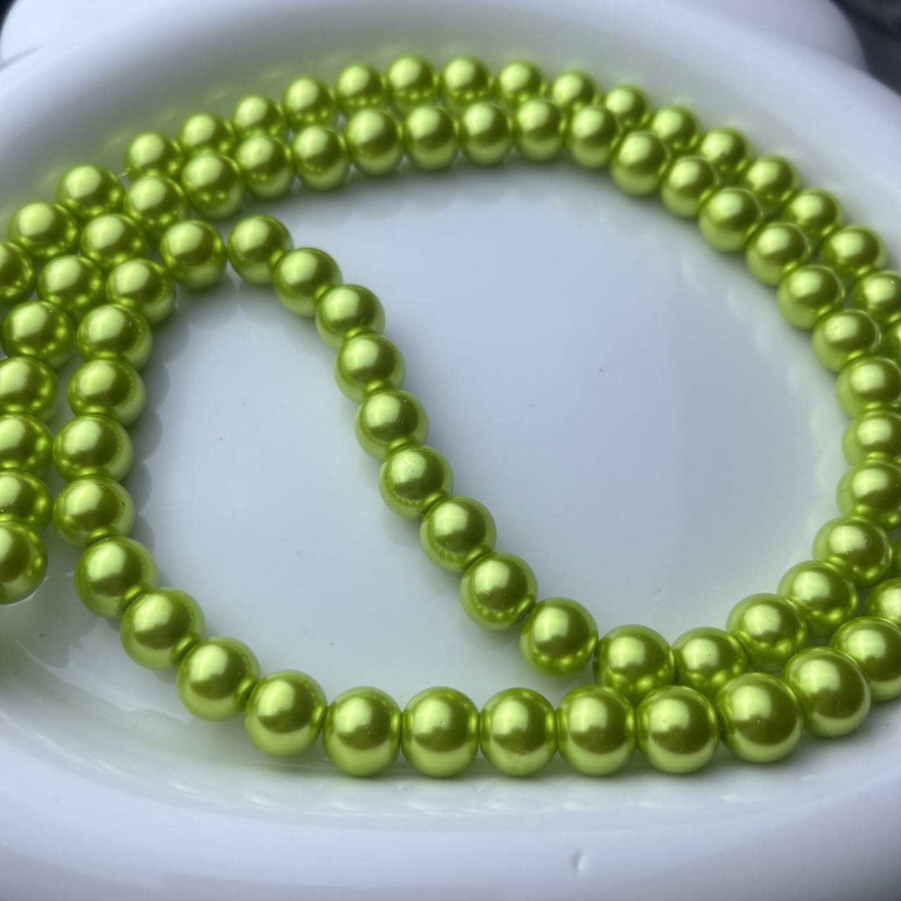 Glass pearl beads