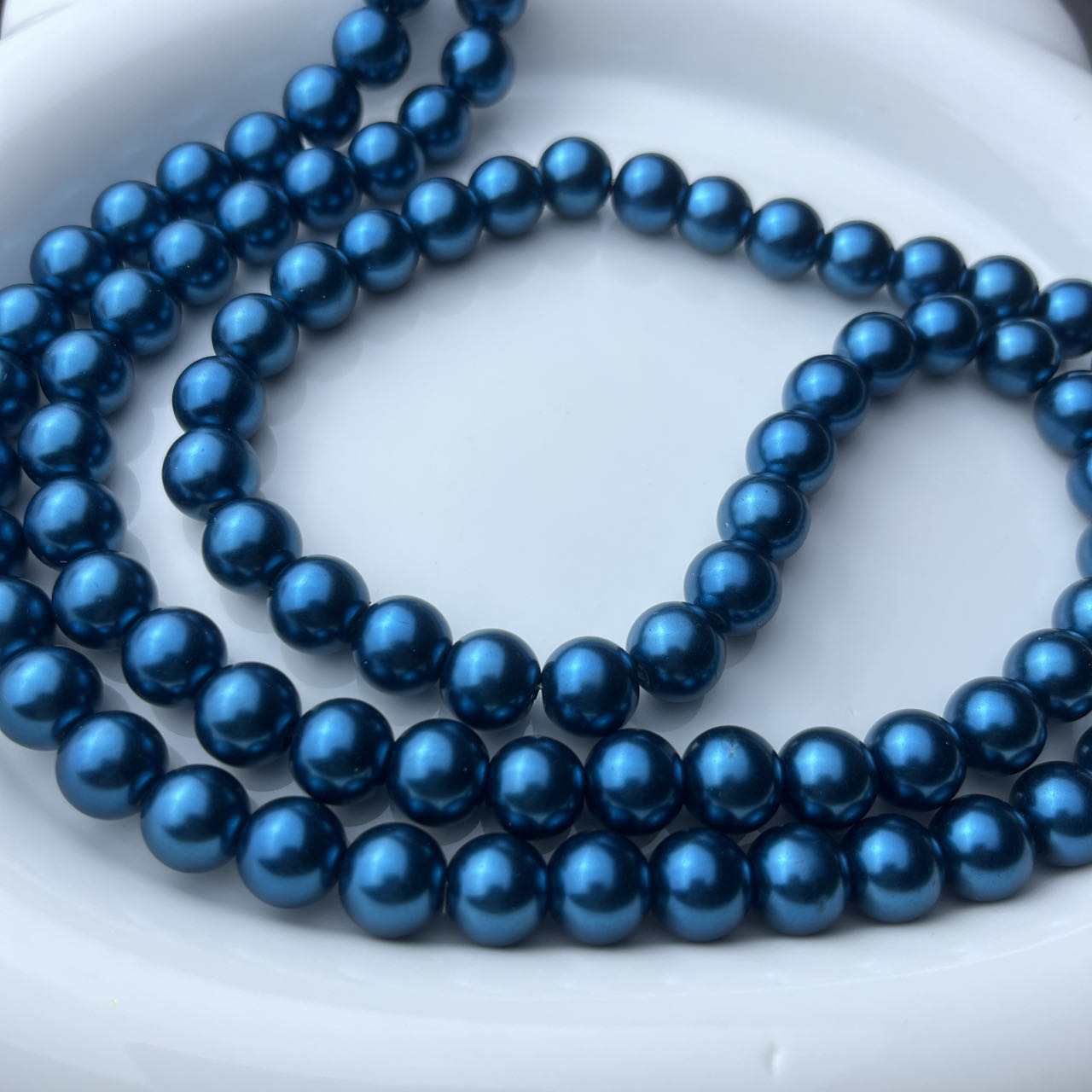 Glass pearl beads