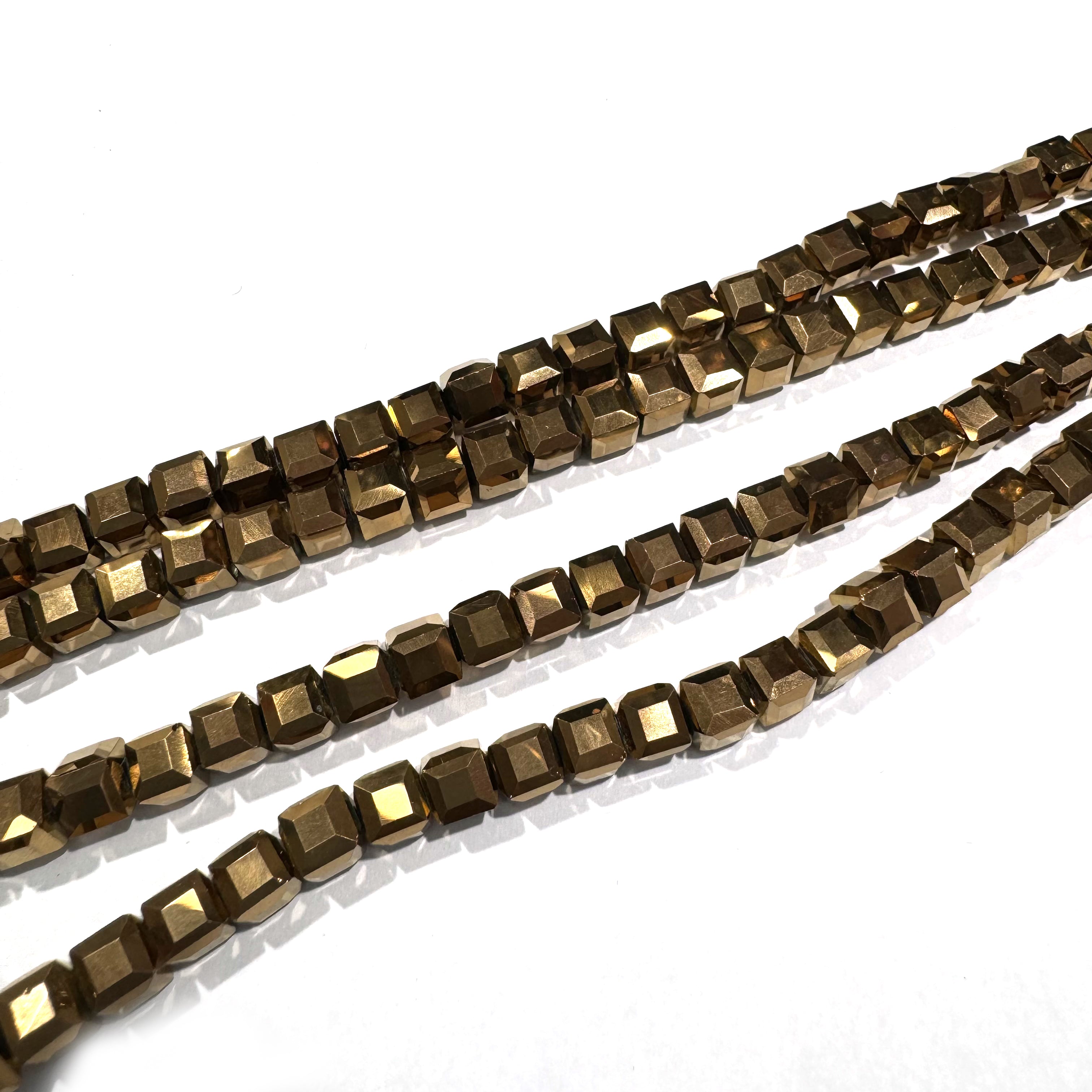 Square bead (6mm)