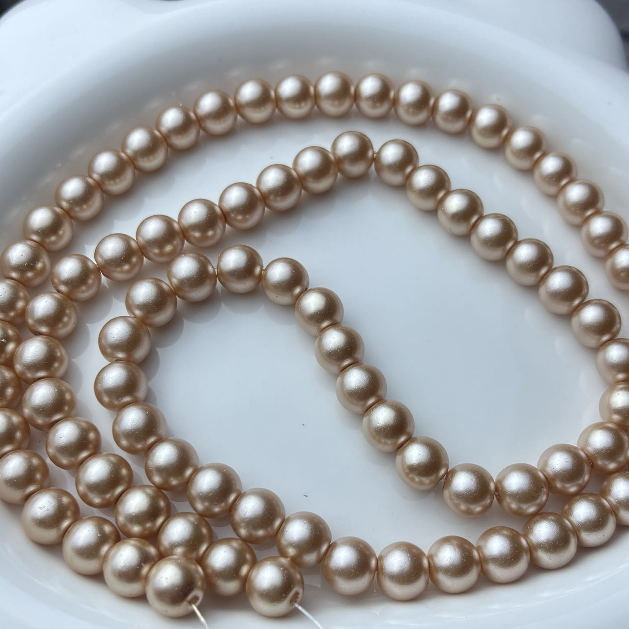 Glass pearl beads