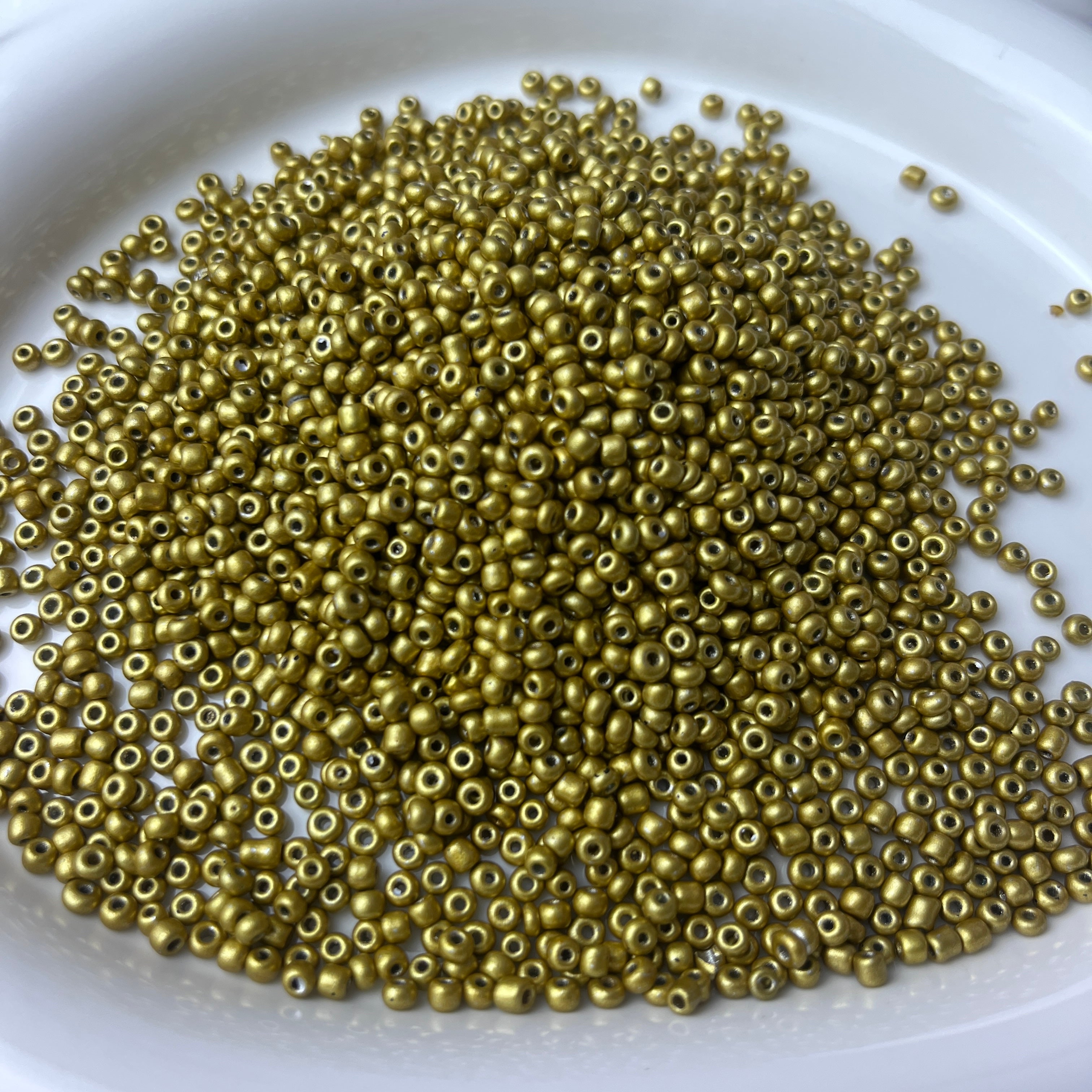 Seed beads (3mm)