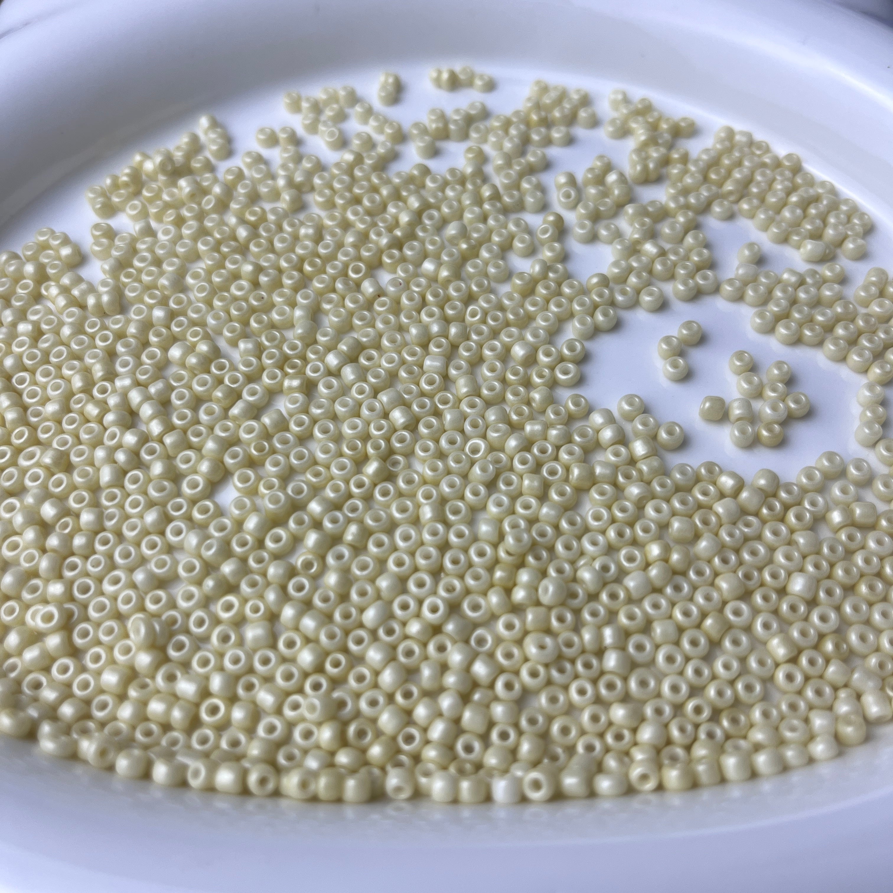 Seed beads (3mm)