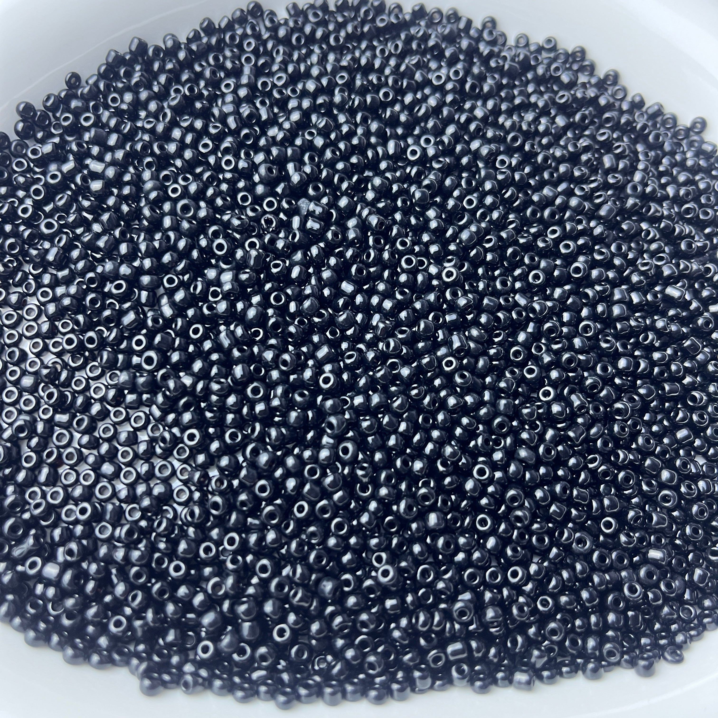 Seed beads (3mm)