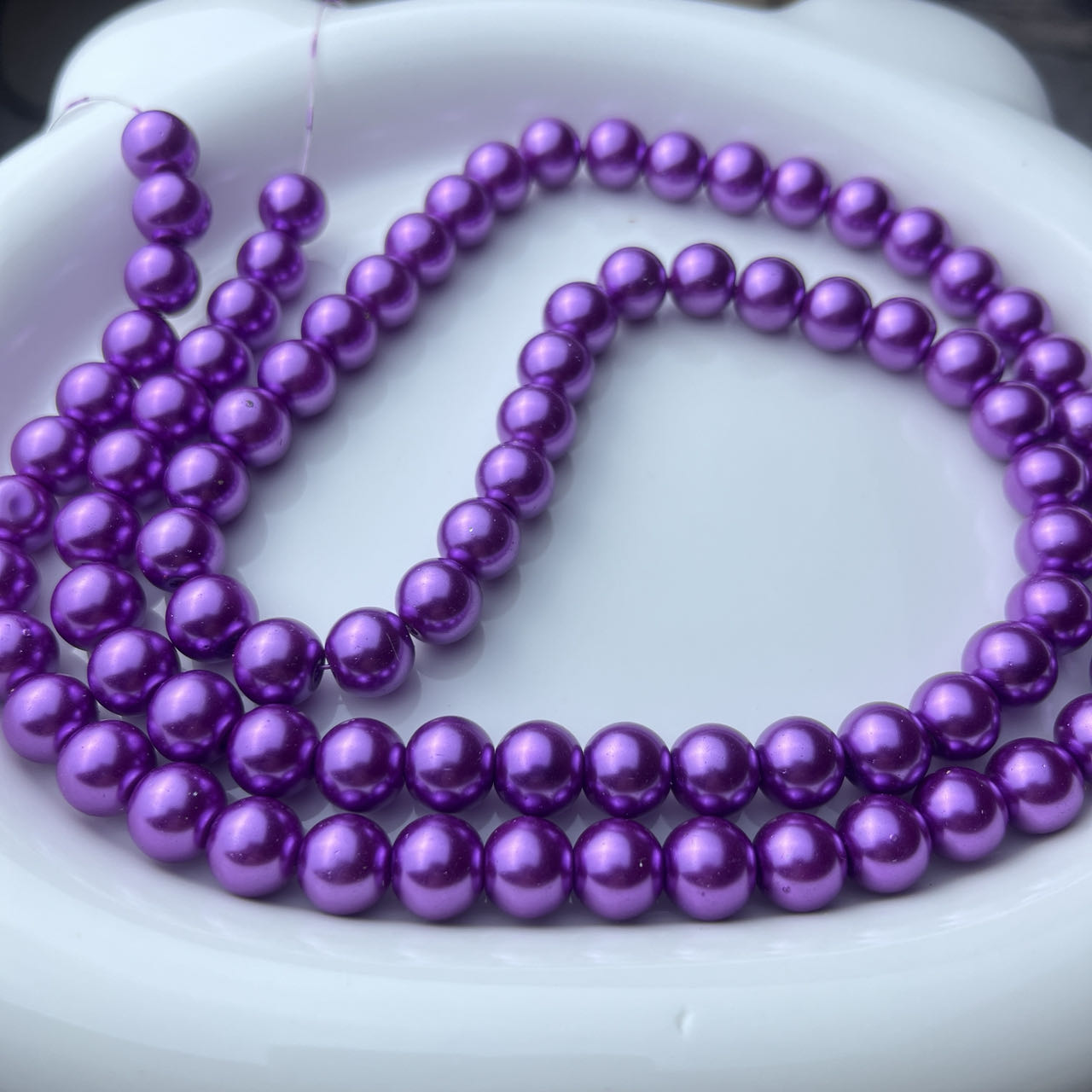 Glass pearl beads