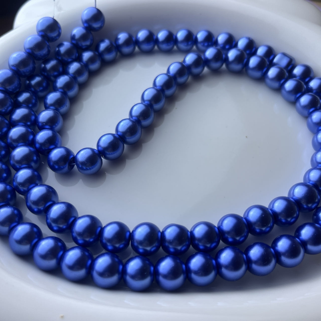 Glass pearl beads