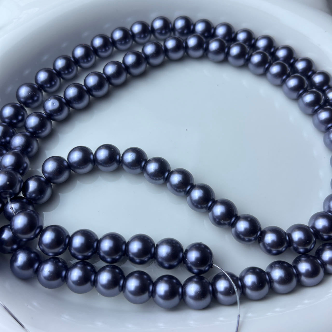 Glass pearl beads