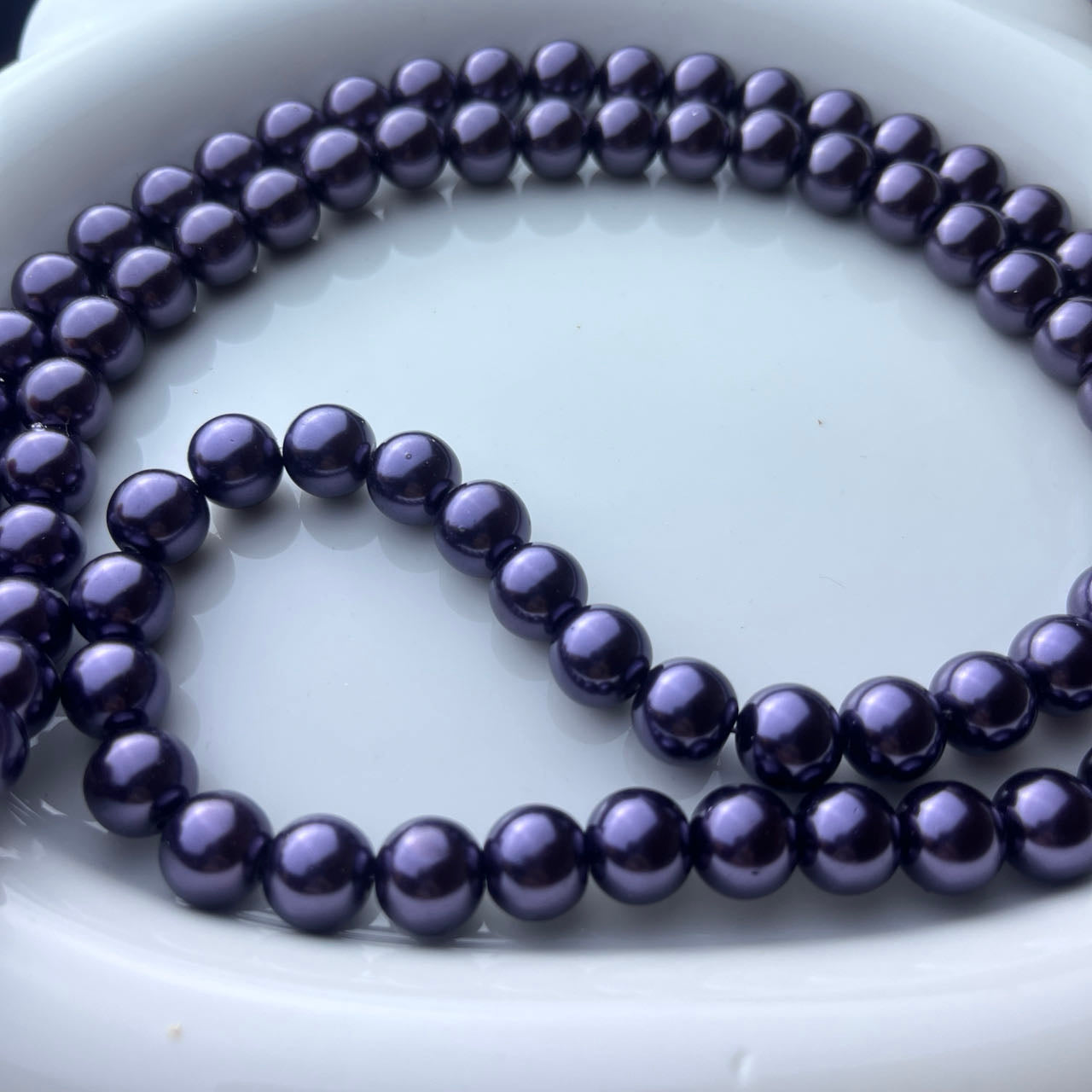 Glass pearl beads
