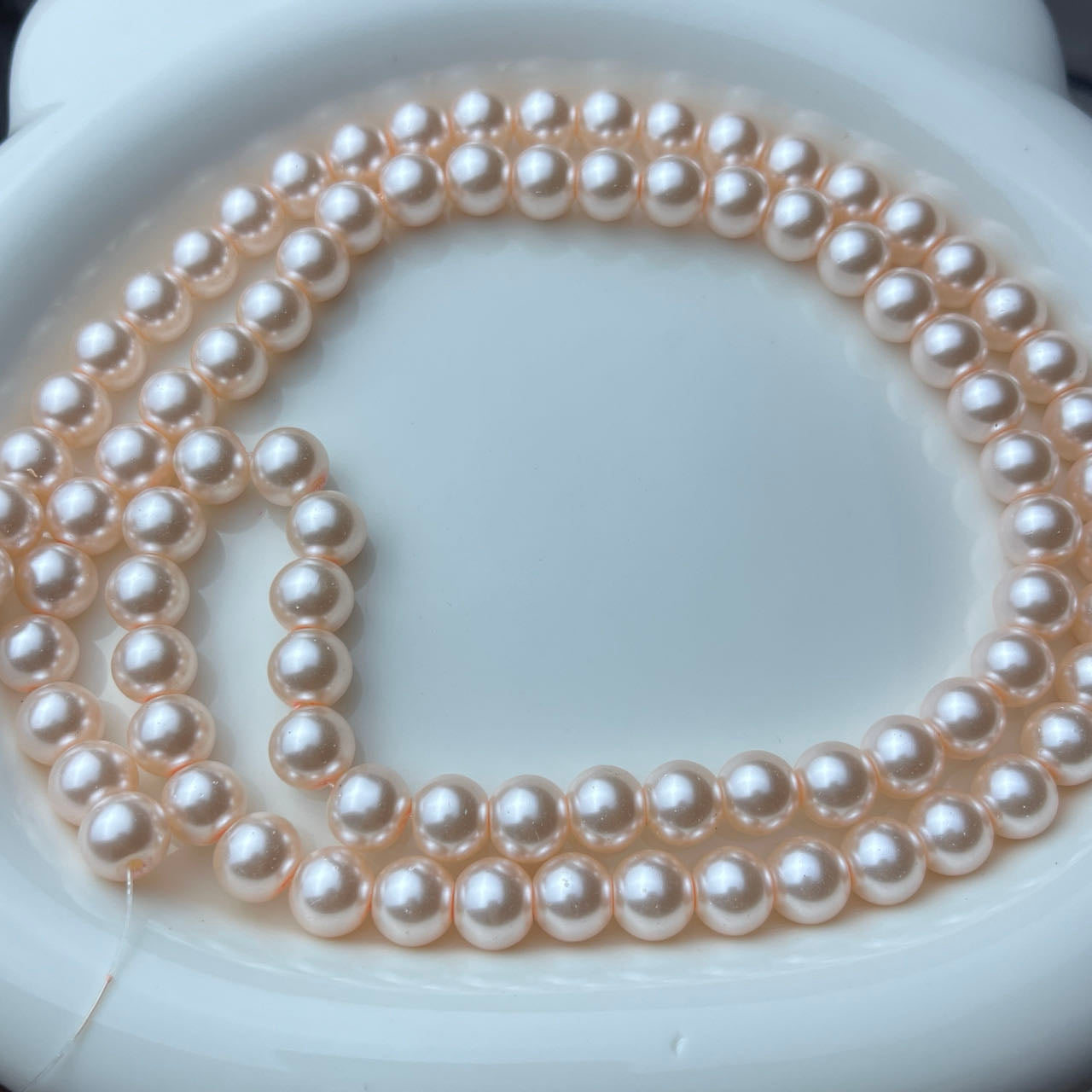 Glass pearl beads