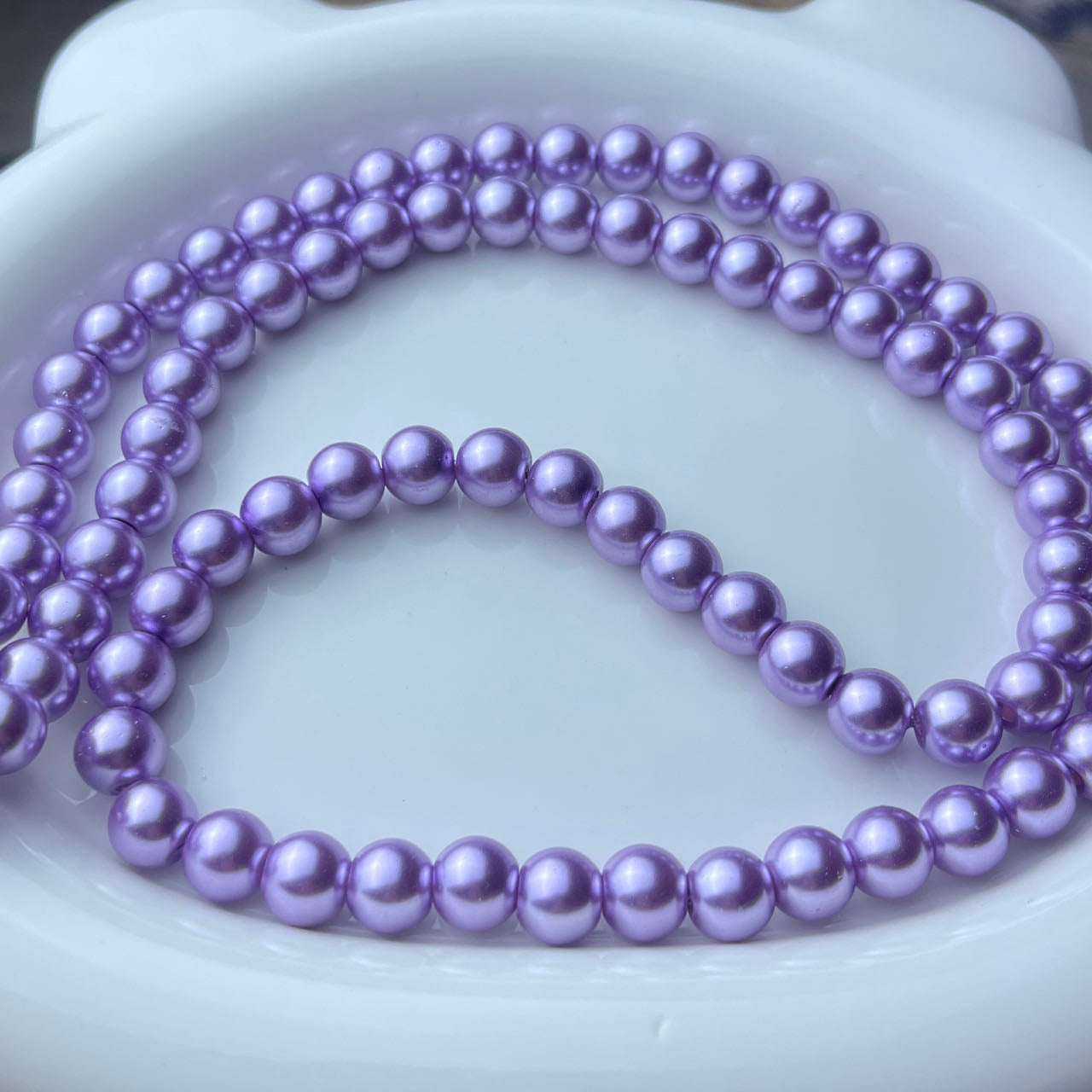 Glass pearl beads