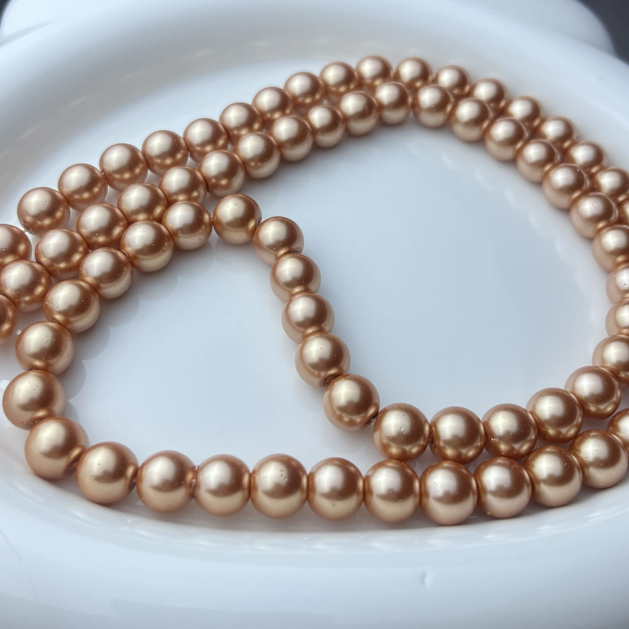 Glass pearl beads