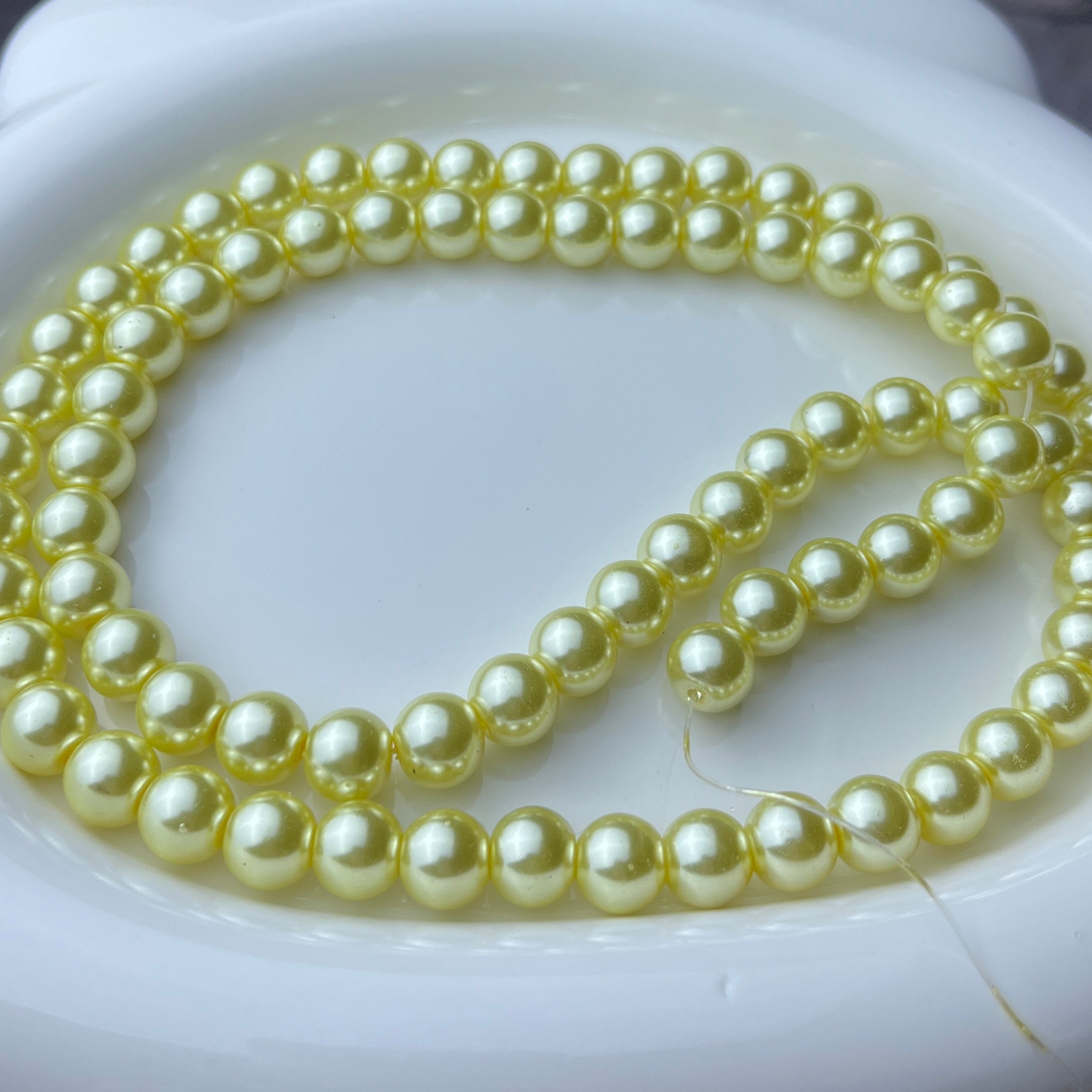 Glass pearl beads