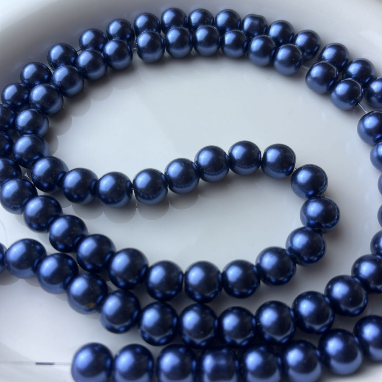 Glass pearl beads