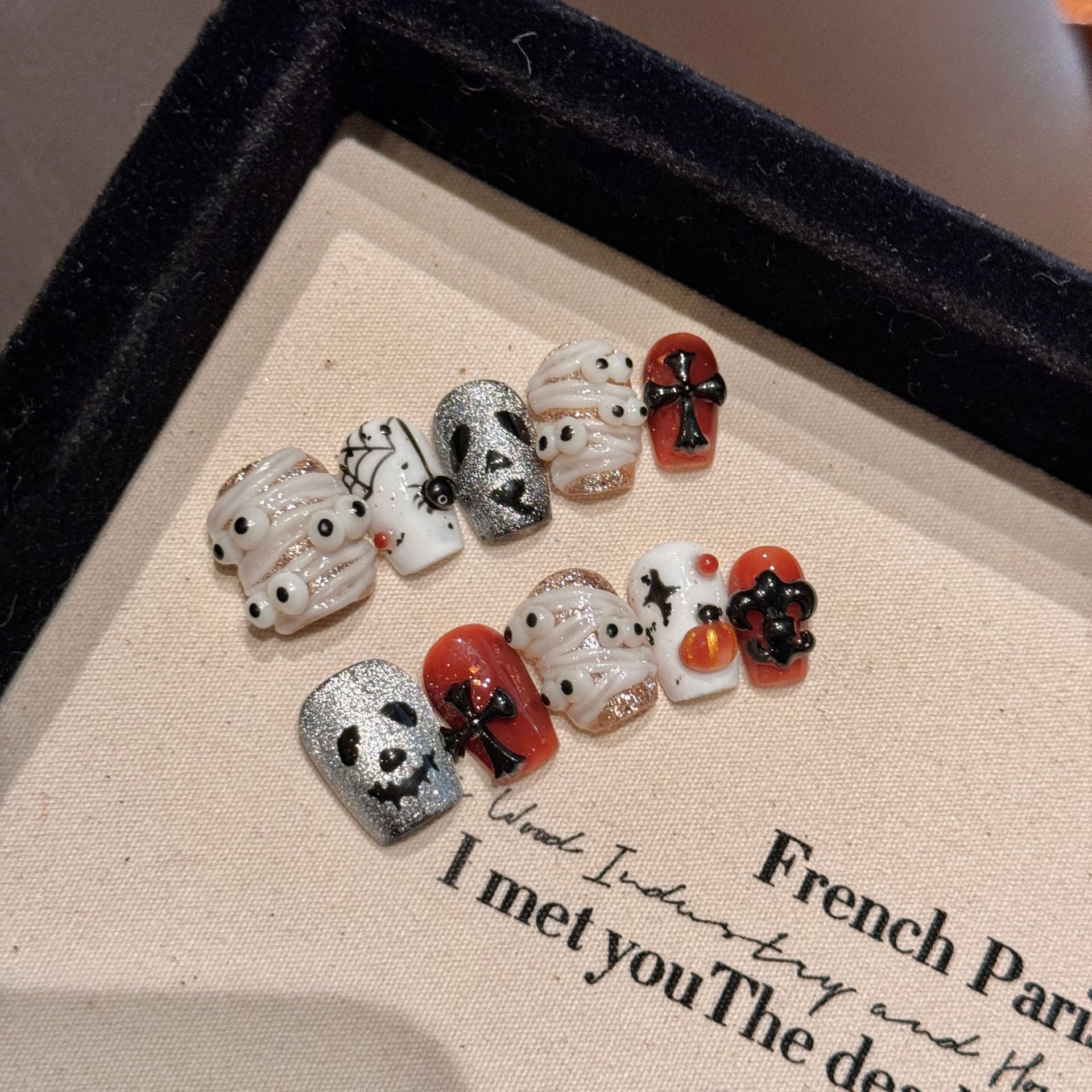 Halloween press-on nails