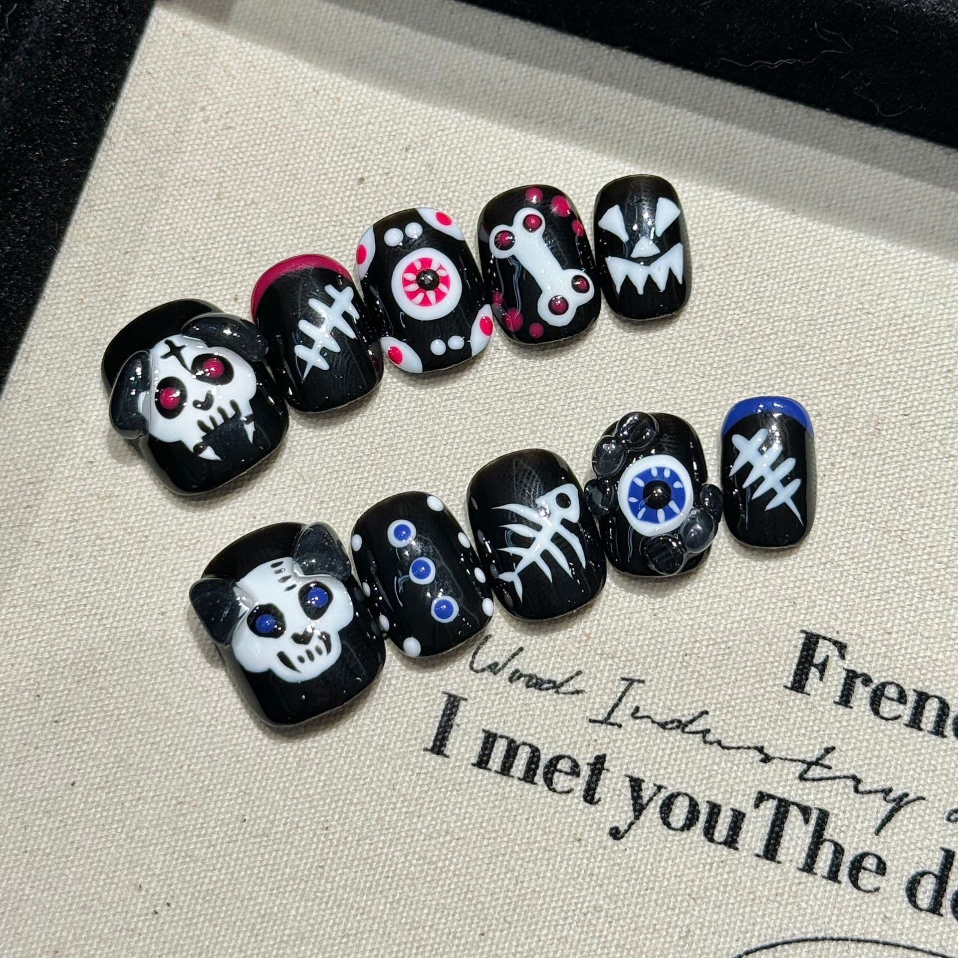 Halloween press-on nails