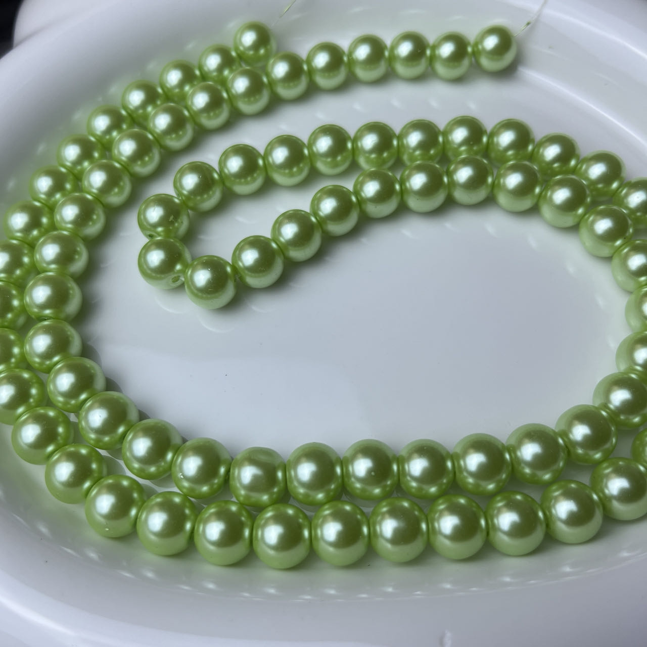 Glass pearl beads