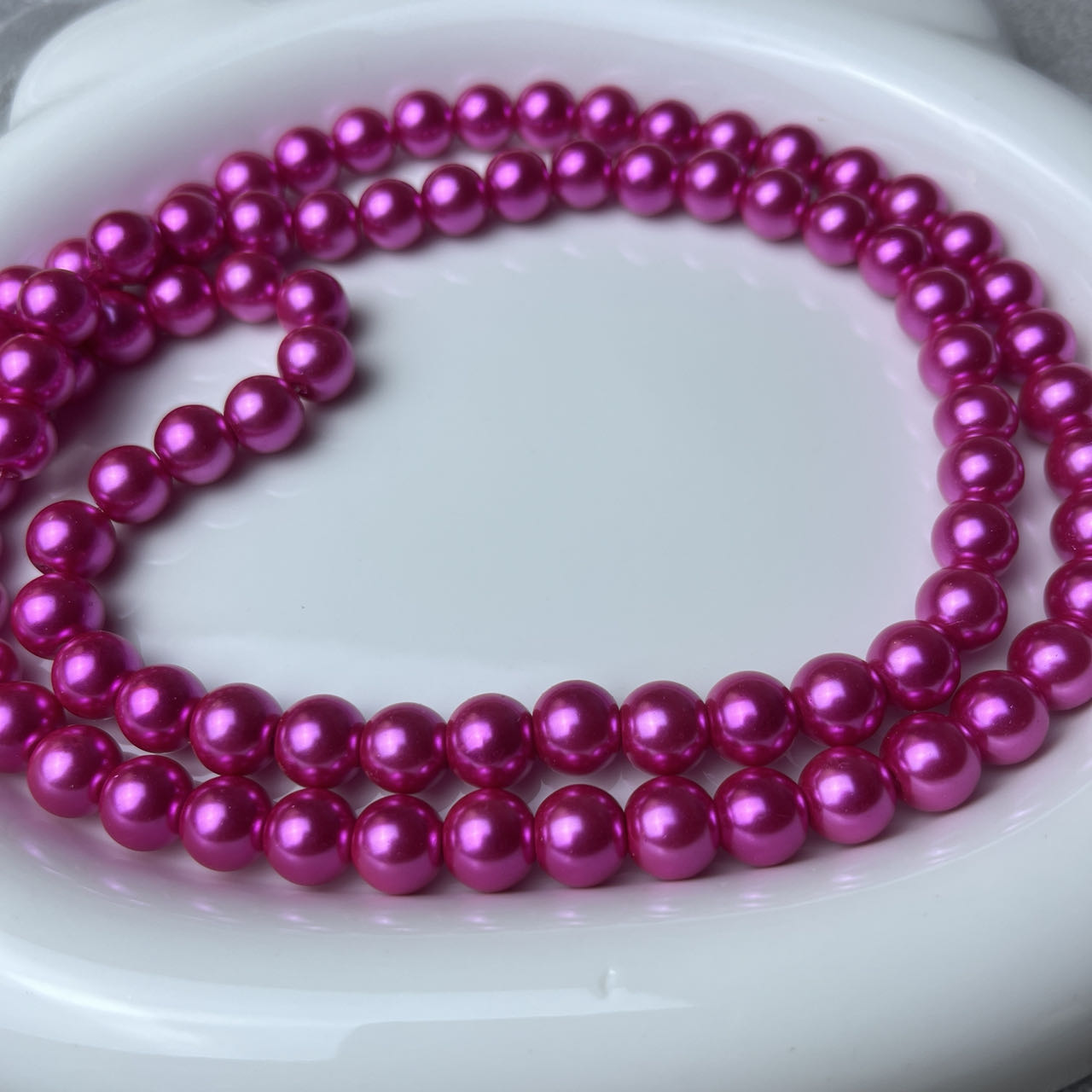 Glass pearl beads